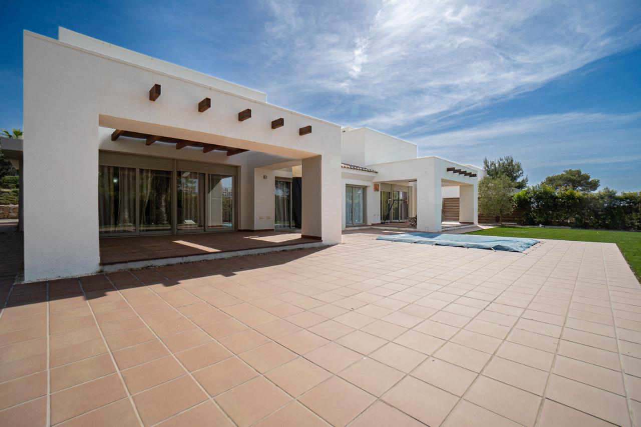 Luxurious 5-bedroom villa with private pool at Las Colinas Golf, Orihuela Costa