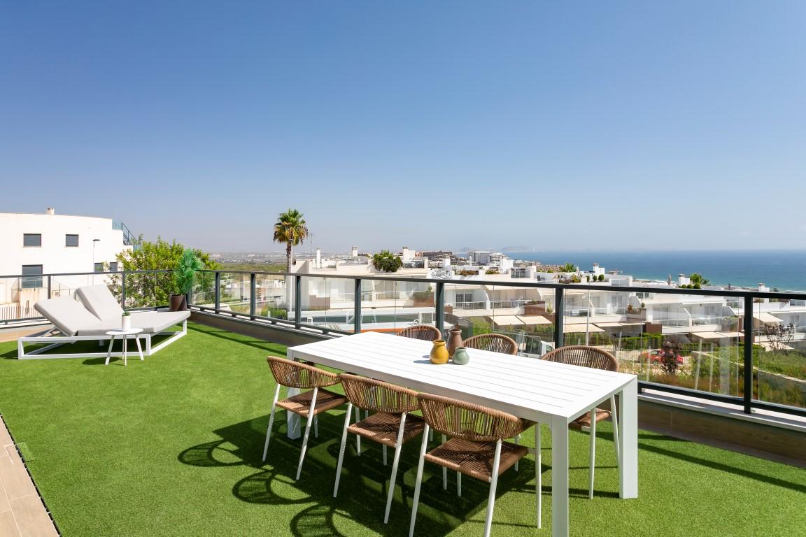 New apartments for sale in Gran Alacant with Mediterranean sea views.