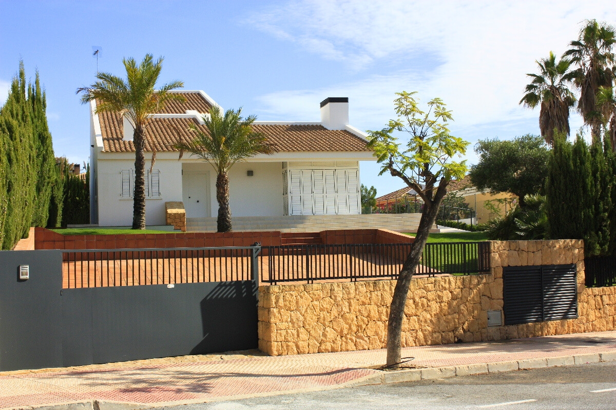 Alenda Golf Large Frontline Villa